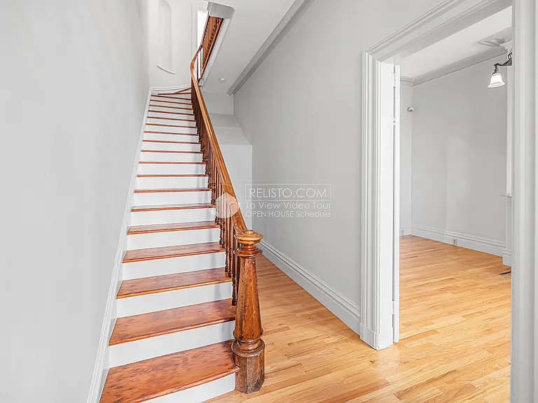 569 Capp St — Photo 16