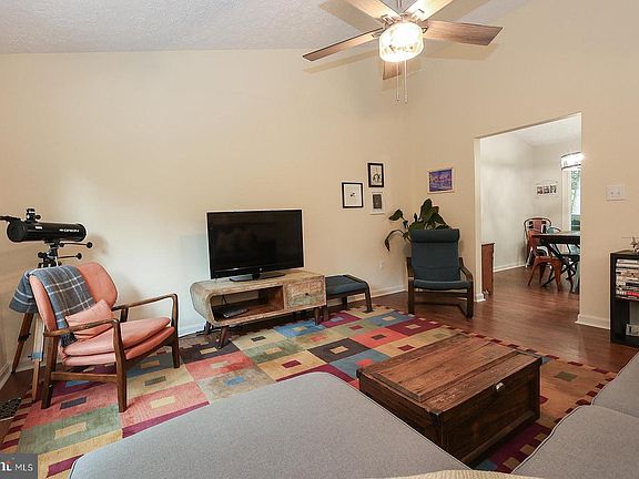 5th image of 348 Little Bear Ln