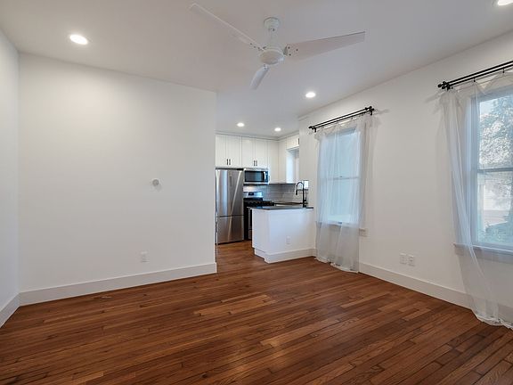4th image of 226 E Huisache Ave #101