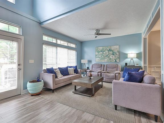 5th image of 973 Oakmont Ct