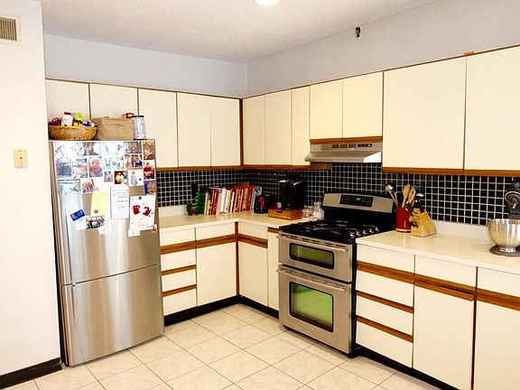 3rd image of 67 Bradstreet Ave