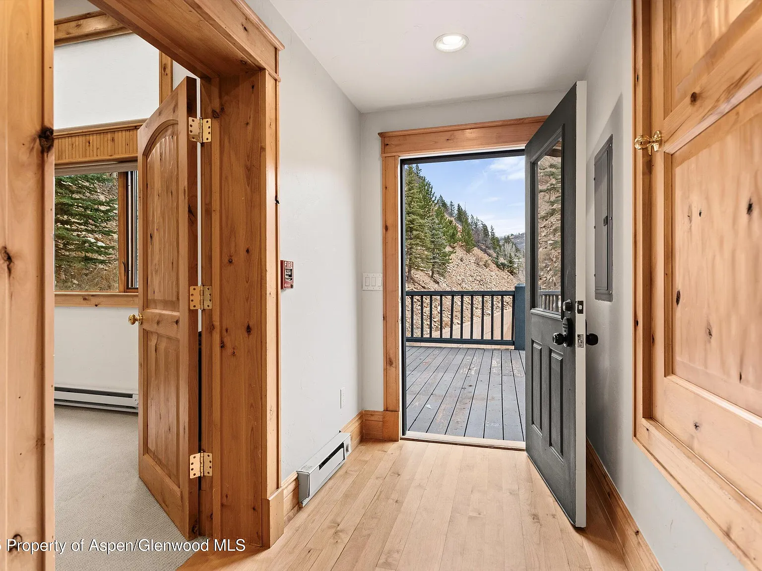 1 bed, 1025 sqft, $7,000 — Photo 2