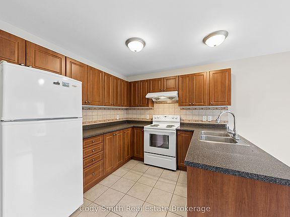 5th image of 88 Pearl Dr