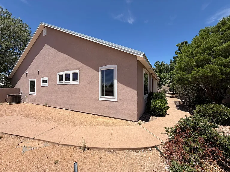 516 Sparrow Hawk Ct SE — Photo 45