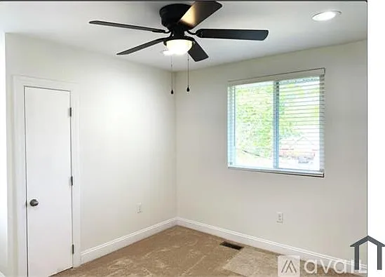 722 S 40th St — Photo 26