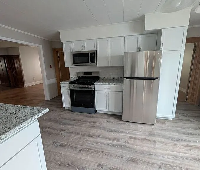 465 Cartier St #1 — Photo 5