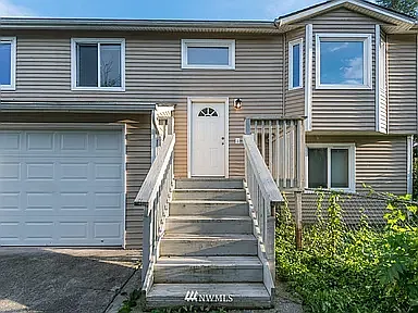 226 5th Ave N — Photo 2