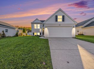 6584 Moss Lake Dr, Hudsonville, MI 49426