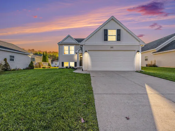 6584 Moss Lake Dr, Hudsonville, MI 49426