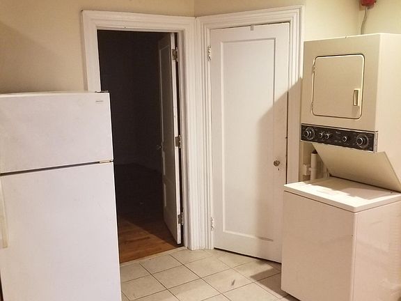 3rd image of 4925 Locust St Floor 1