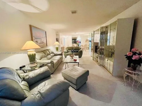 4400 NW 30th St APT 326, Coconut Creek, FL 33066