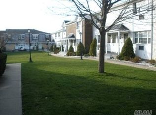 4736 Wilshire Ln, Oakdale, NY 11769