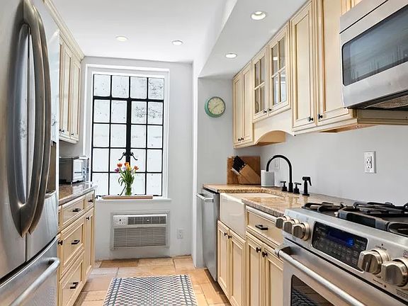 5th image of 40-50 E 10th St #1B
