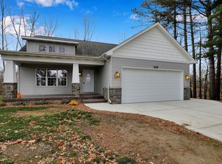 11821 Champagne Ln, Byron, MI 48418