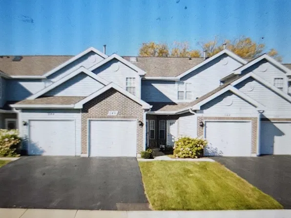 546 Woodhaven Dr #546, Mundelein, IL 60060