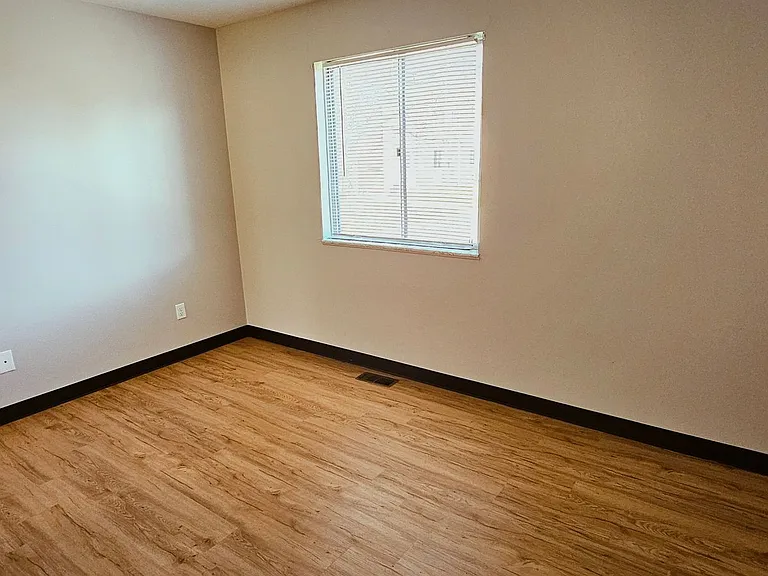 384 Gatewood Rd — Photo 7