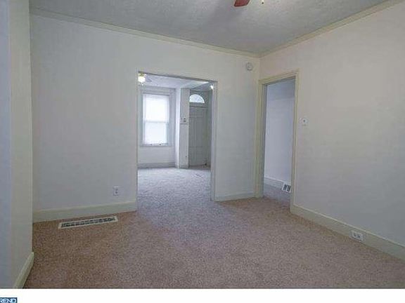 2nd image of 911 Linden St