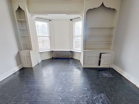 5th image of 334 N Beaver St Floor 2