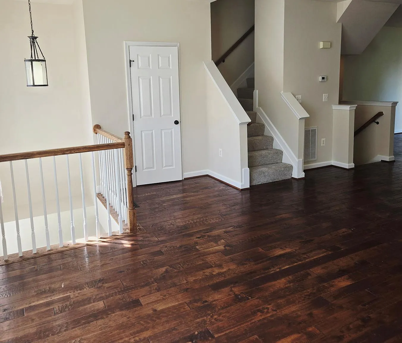 3 bed, 4.0 bath, 2082 sqft, $2,400 — Photo 4