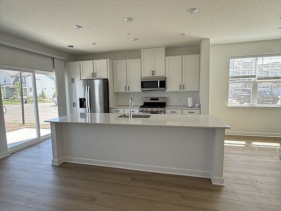 5th image of 1071 Anmeadle Row