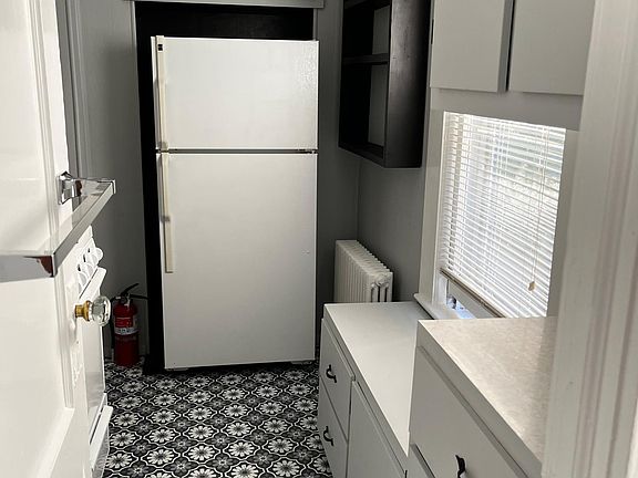 4th image of 17 Montclair Ave Floor 1