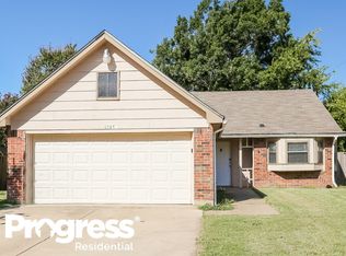 6306 Pilgrim Ln, Arlington, TX 76002