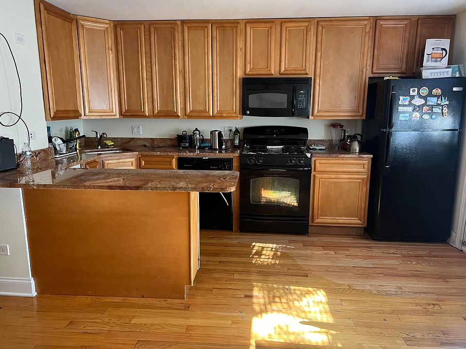 2nd image of 5320 N Francisco Ave #2