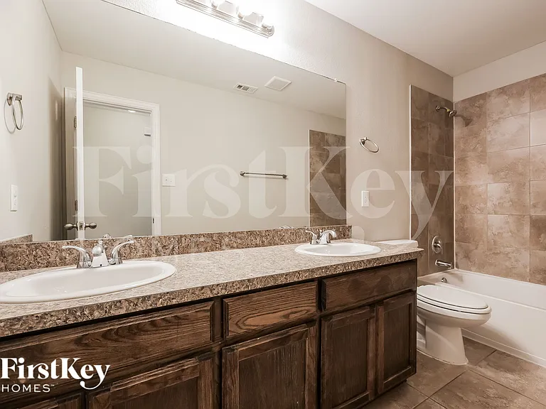 15630 Gatsby Ln — Photo 16