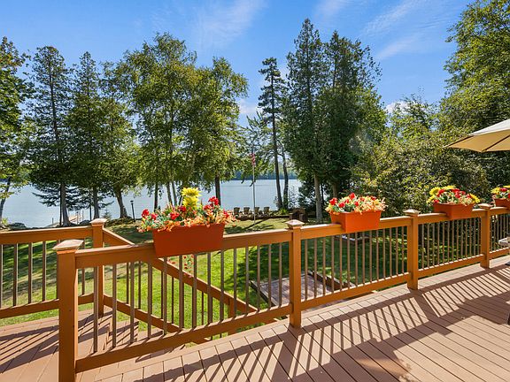 3rd image of 299 Davis Road