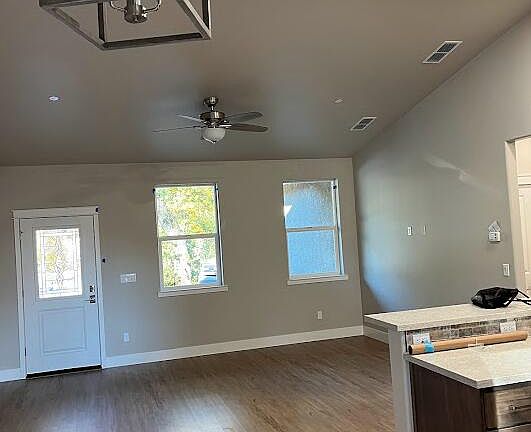 4th image of 4802 Vallecito St