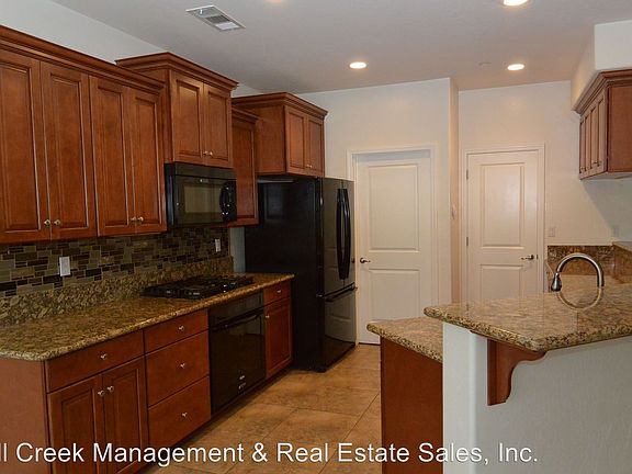 3rd image of 3312 W Lark Ave