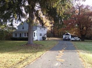 58 Belchertown Rd, Amherst, MA 01002