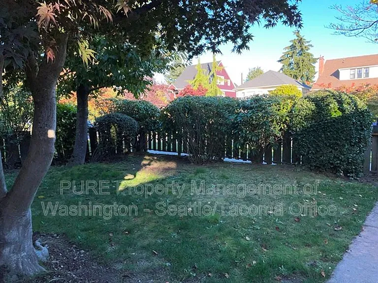 1727 45th Ave SW — Photo 26