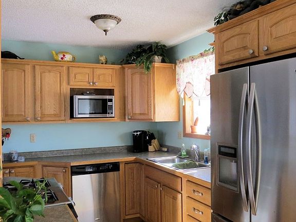 5th image of 1405 Aspen Dr