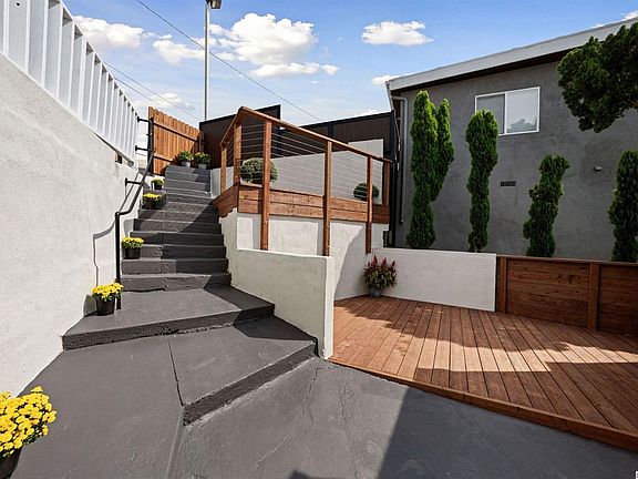 5th image of 1079 De Garmo Dr