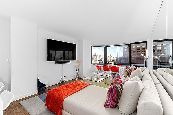 1st image of 1991 Broadway APT 15A