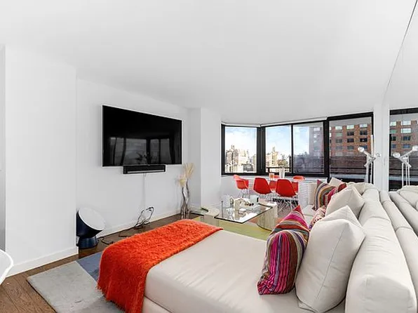 1991 Broadway APT 15A, New York, NY 10023