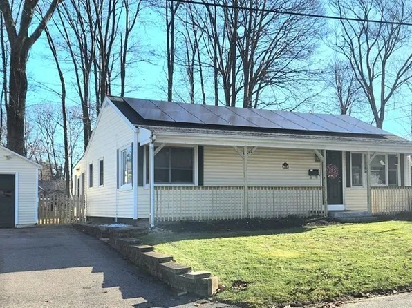 38 Waterman Rd, Auburn, MA 01501