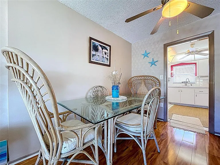 4650 Cove Cir #209 — Photo 8