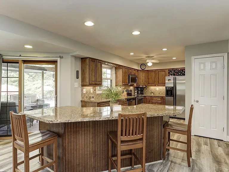 8780 Teresa Ln — Photo 11
