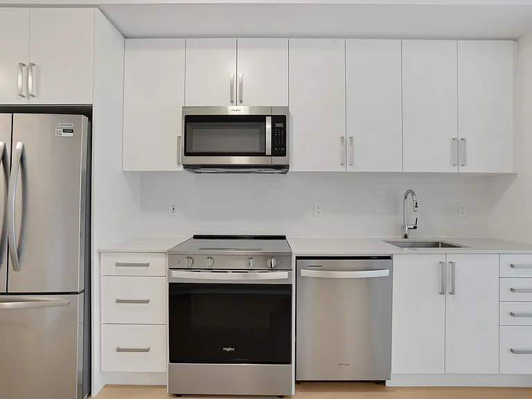 3240 William Coltson Ave — Photo 146