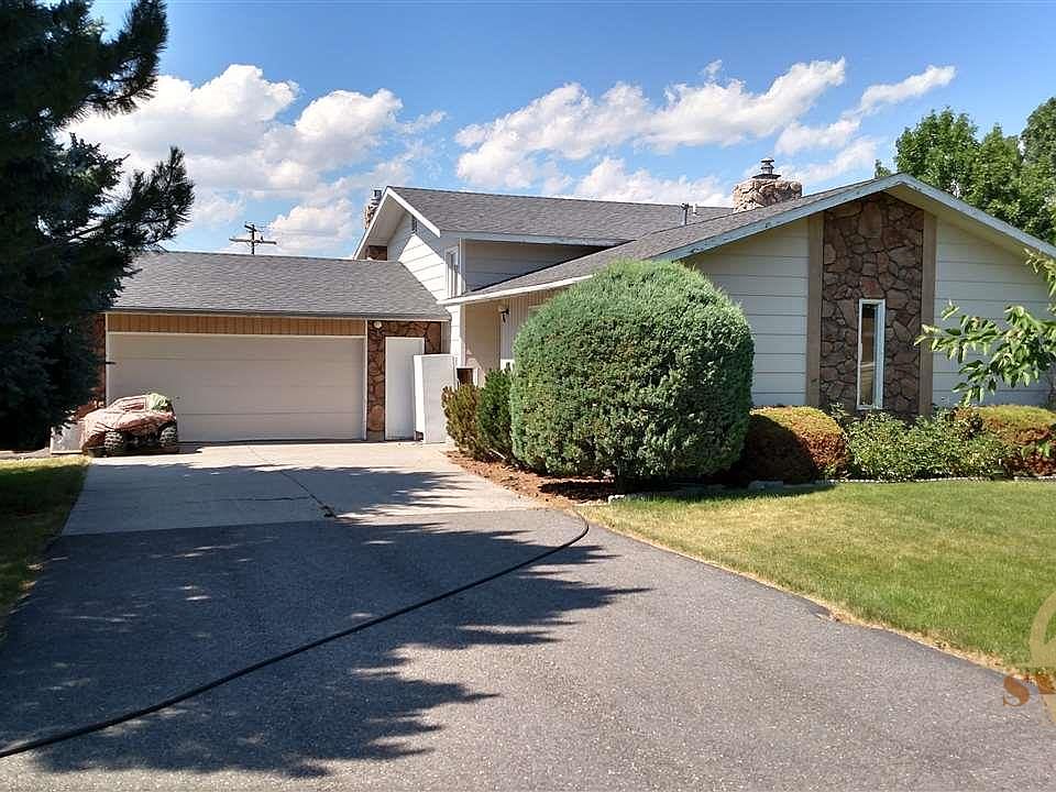 1st image of 395 Mountain View Dr