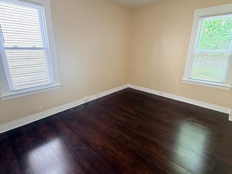 103 Sheffield Ave #1-0 — Photo 12