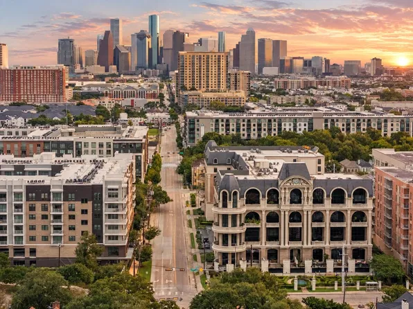 1005 S Shepherd Dr APT 303, Houston, TX 77019