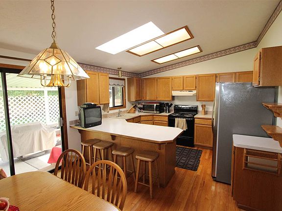 5th image of 10506 N Russett Dr