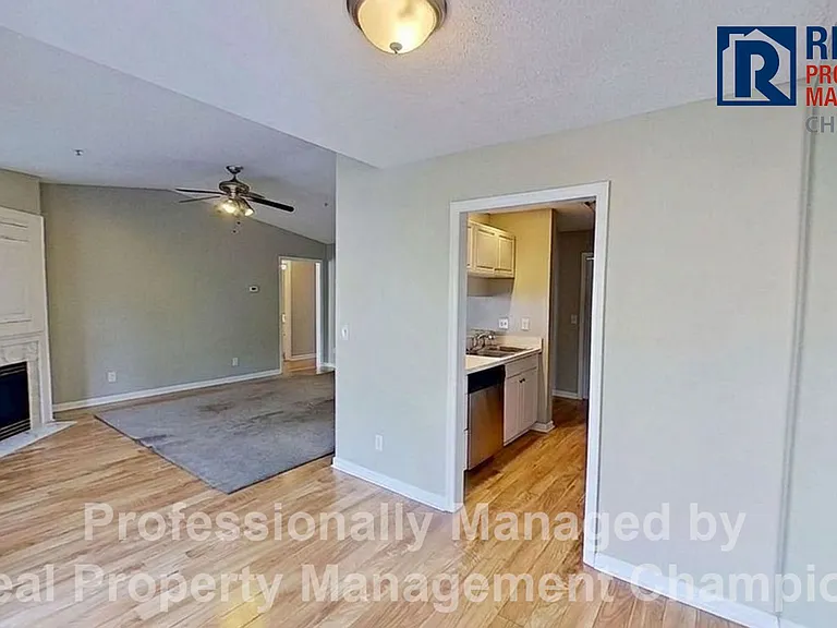 705 Summertime Ln #G — Photo 5