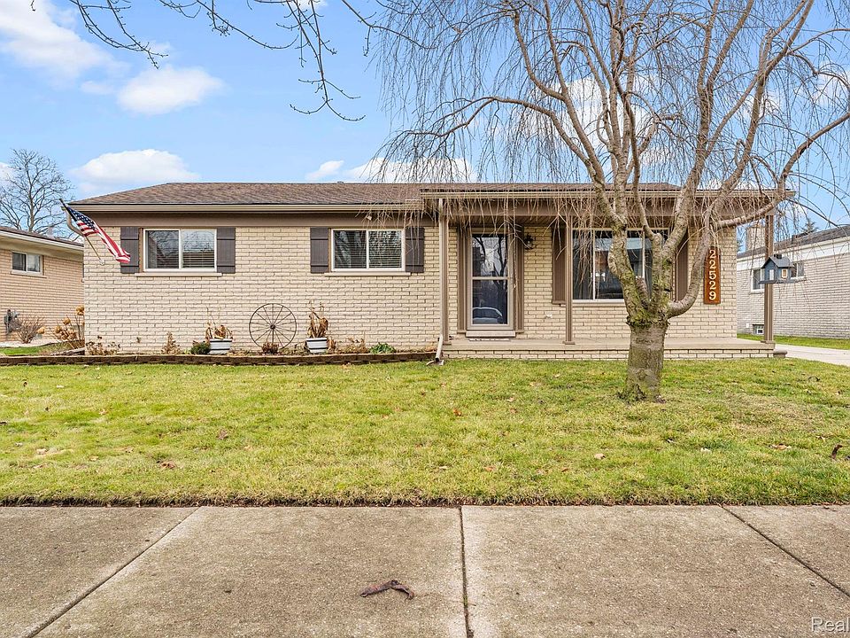 1st image of 22529 Foxcroft St