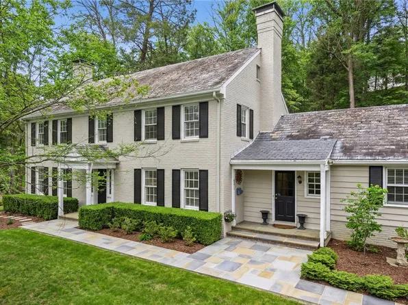 661 Canterbury Ln, Sewickley, PA 15143