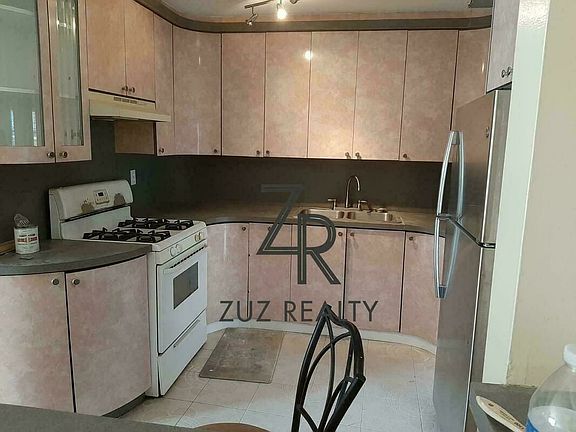 4th image of 2077 E 57th St Floor 2