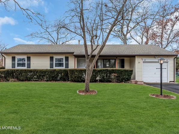 21 Bailey Avenue, Toms River, NJ 08755